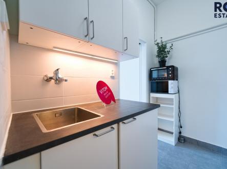 Pronájem bytu, 1+1, 79 m²