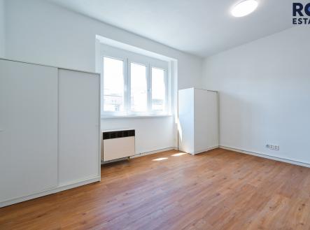 Pronájem bytu, 1+1, 79 m²