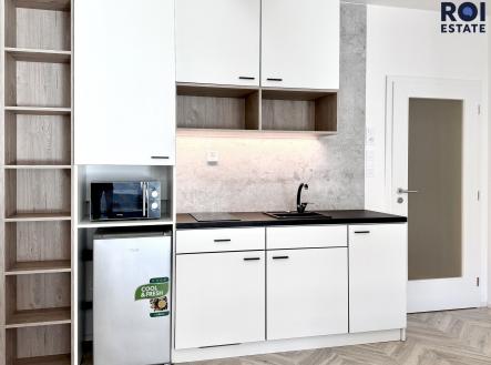 Pronájem bytu, 1+kk, 38 m²