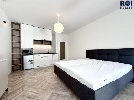 Pronájem bytu, 1+kk, 38 m²