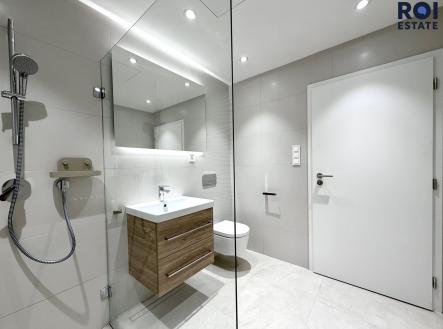 Pronájem bytu, 1+kk, 38 m²