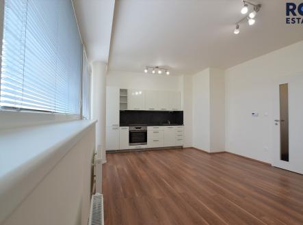 Pronájem bytu, 1+kk, 34 m²