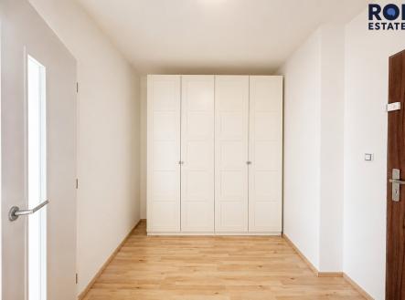 Pronájem bytu, 1+kk, 42 m²