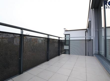 Pronájem bytu, 3+kk, 77 m²