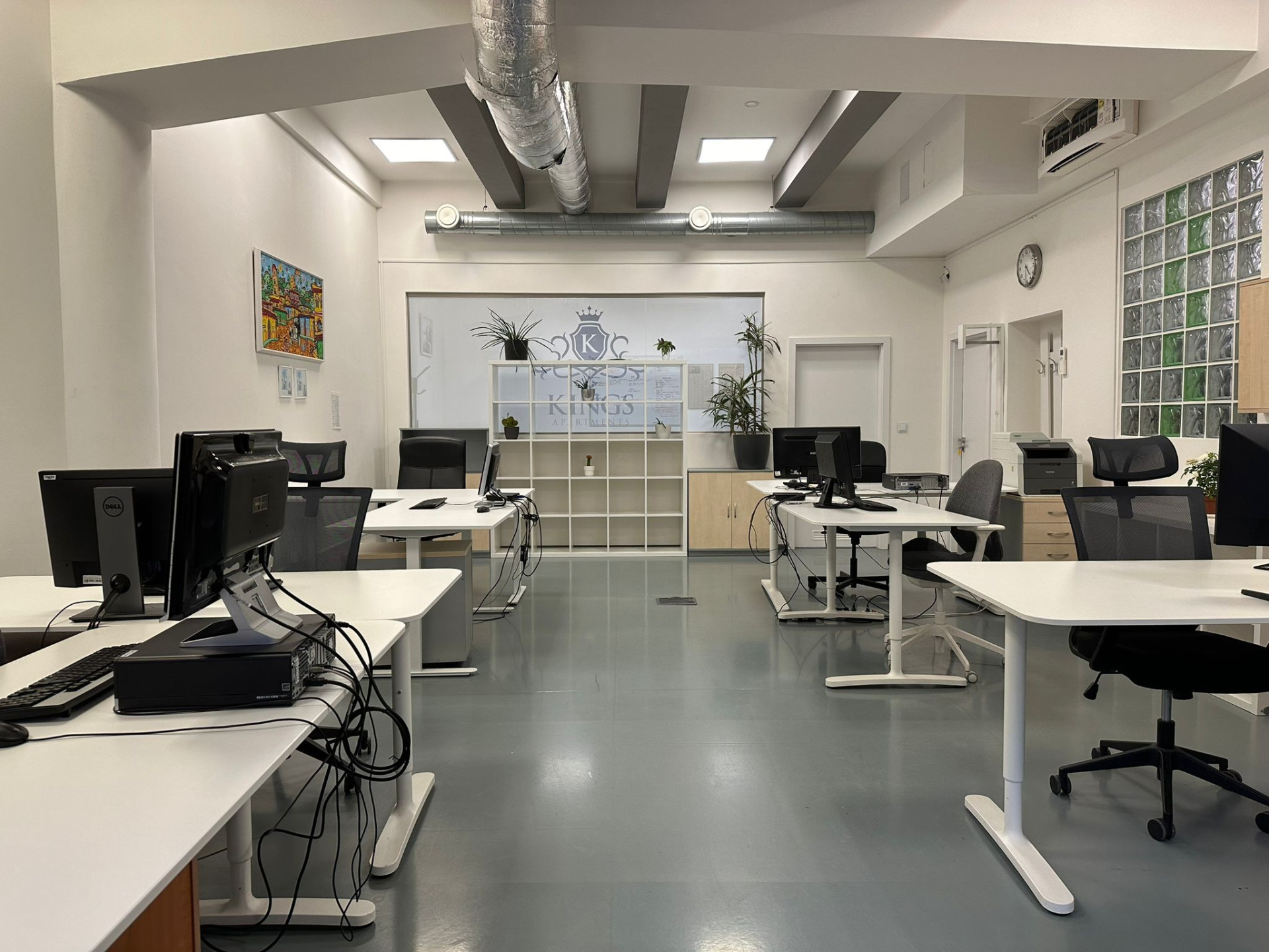 Kancelář/obchod/salon 74 m2 s vitrínou, Křižíkova