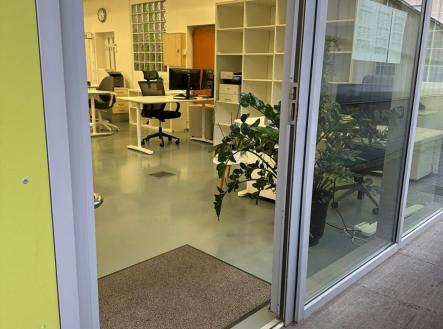 Pronájem kanceláře, 90 m²