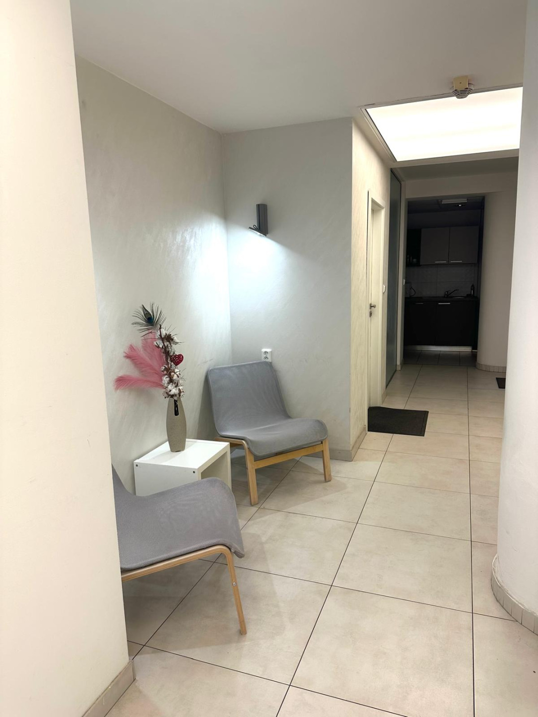 Kancelář/studio u metra Karlín na pronájem