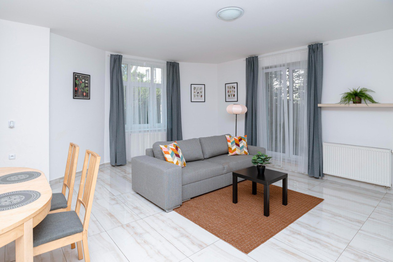 Pronájem prostorného bytu 3+kk (118m2) na Praze 9 - Dolní Počernice