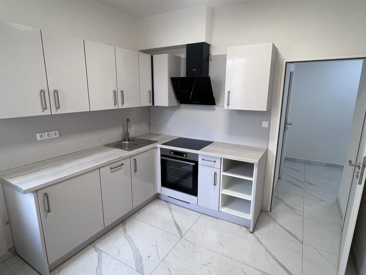 Pronájem bytu 2+1 76 m² po rekonstrukci na Koptova, Karlovy Vary