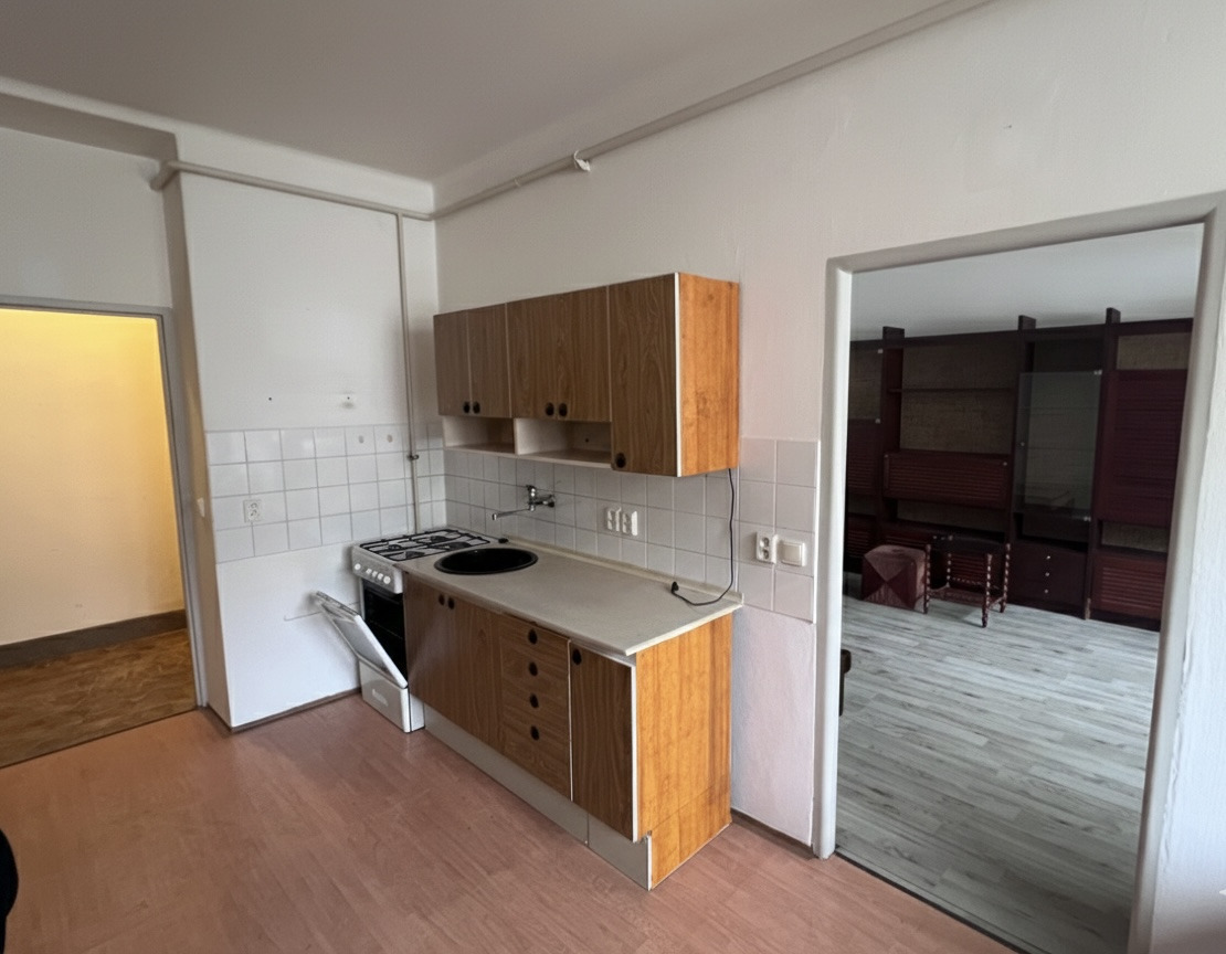 Prodej malometražniho bytu 2+kk, 45m k rekonstrukci 