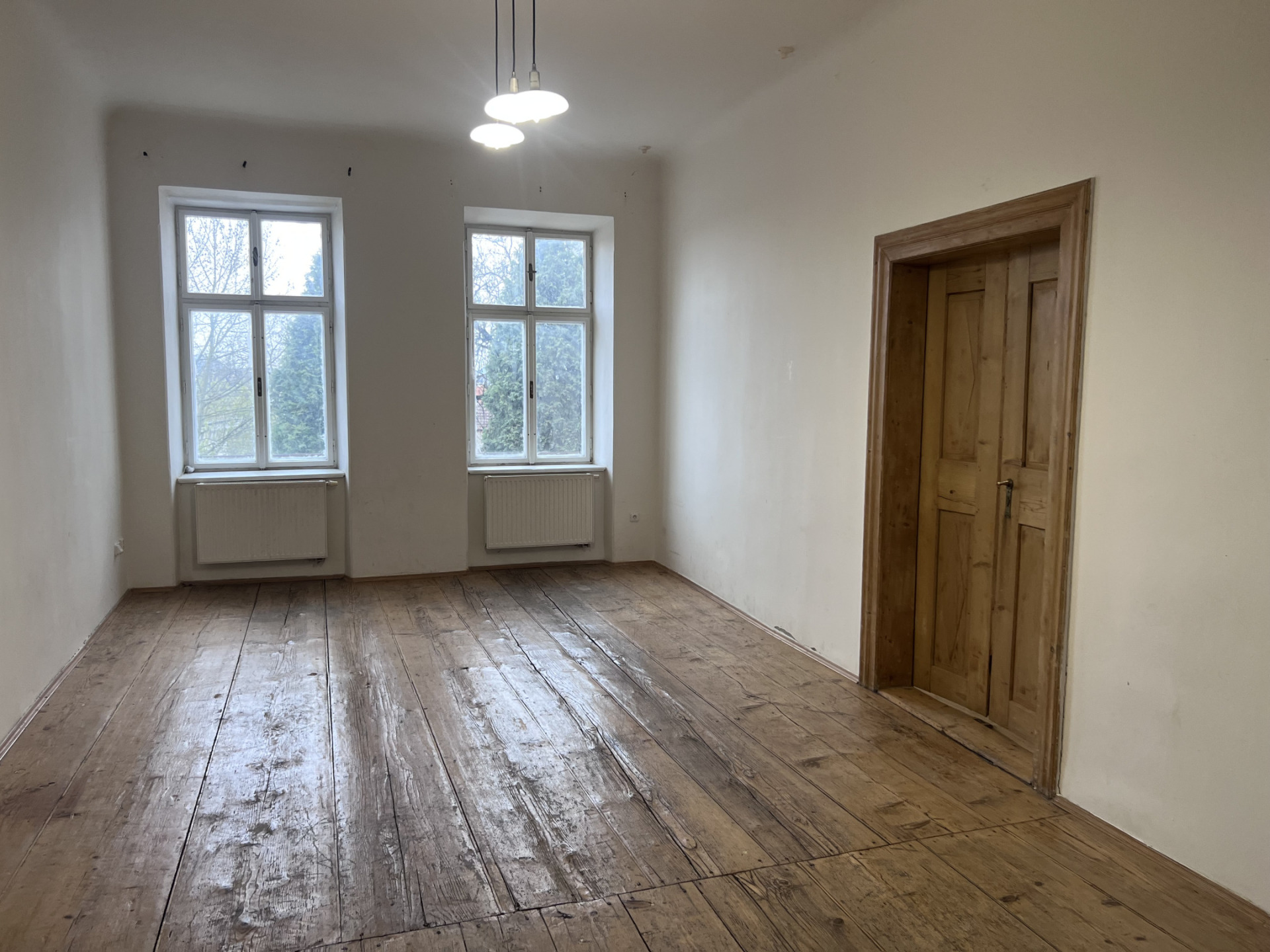 Pronájem slunného bytu 2+1 88m na Velké náměstí, Hradec Králové