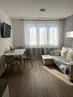 Pronájem bytu 2+kk - 48m2, ulice Irkutská, Praha - Vinohrady