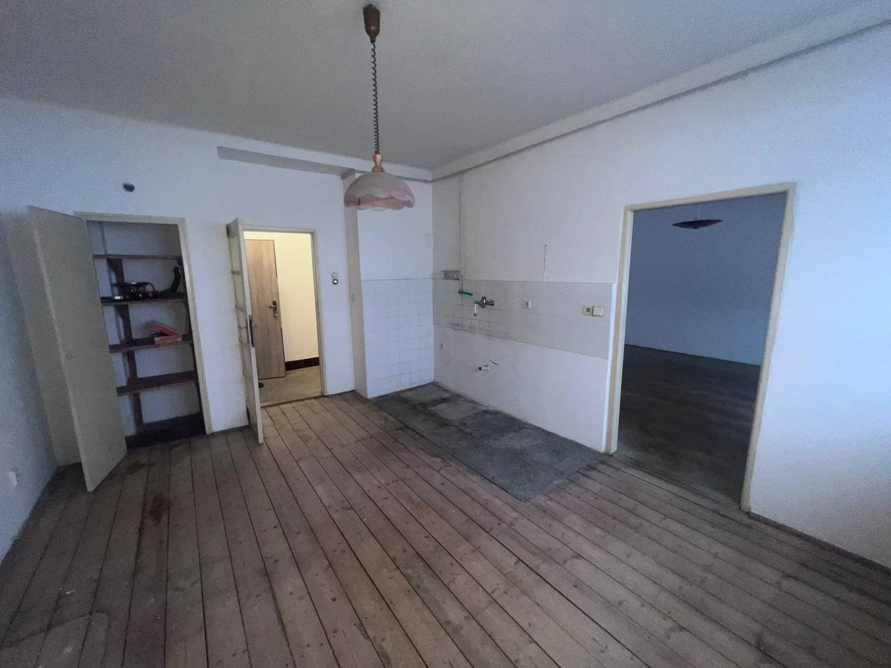 Prodej malometražniho bytu 2+kk, 45m k rekonstrukci 