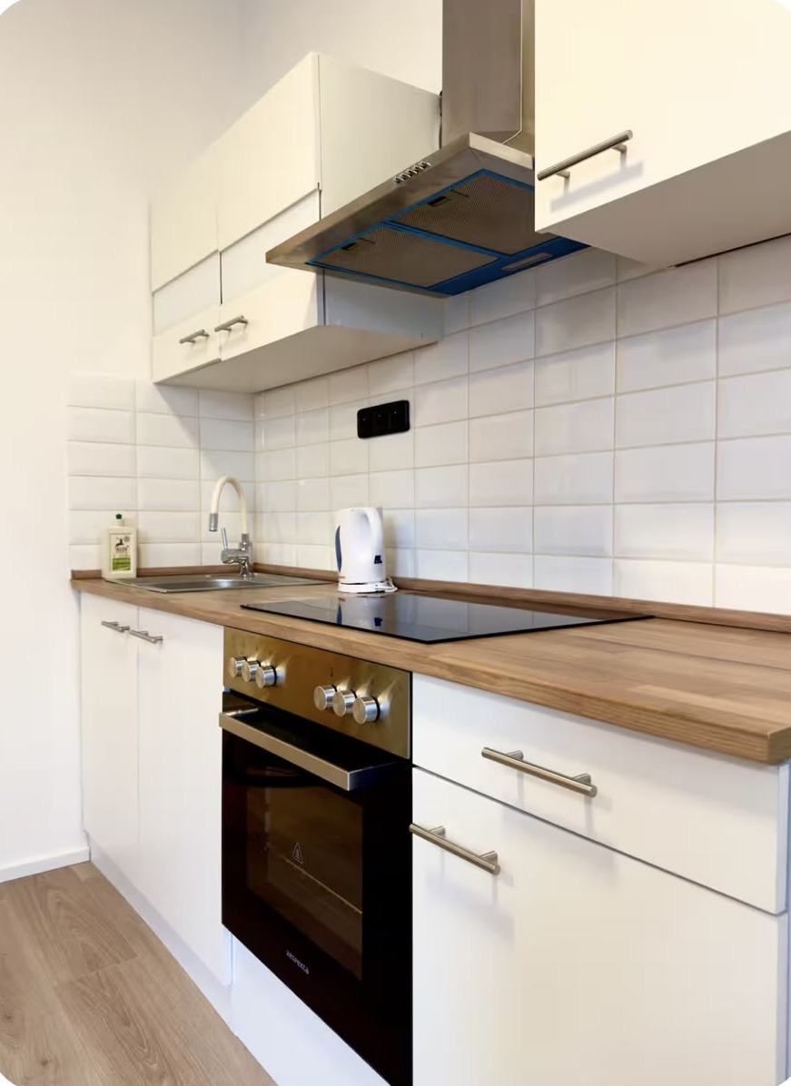 Pronájem nově zrekonstruovaného bytu 2+kk, 36 m² | Praha 8 – Karlín | 1 minuta od metra Křižíkova