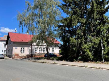 Prodej - nájemní dům, 275 m²