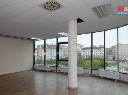 Pronájem kanceláře, 210 m²