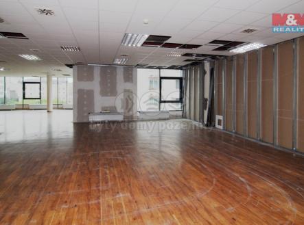 Pronájem kanceláře, 210 m²