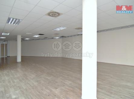 Pronájem kanceláře, 210 m²