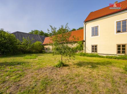 Prodej - dům/vila, 454 m²