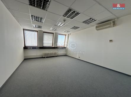 Pronájem kanceláře, 220 m²