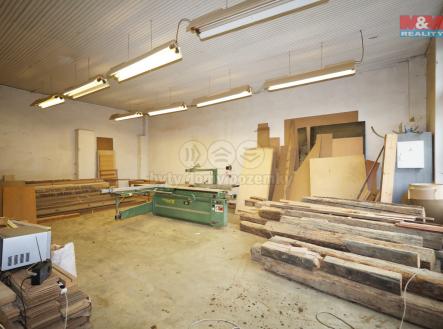 Pronájem výrobní prostor, 1 000 m²