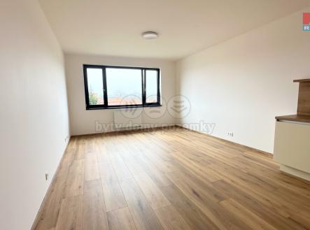 Pronájem bytu, 1+kk, 38 m²