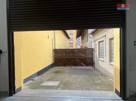 Pronájem skladovací prostor, 976 m²