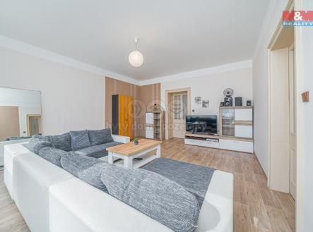 Pronájem - dům/vila, 416 m²