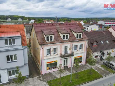 Pronájem - obchodní prostor, 122 m²