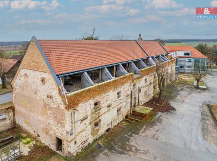 Prodej - zemědělský objekt, 17 327 m²