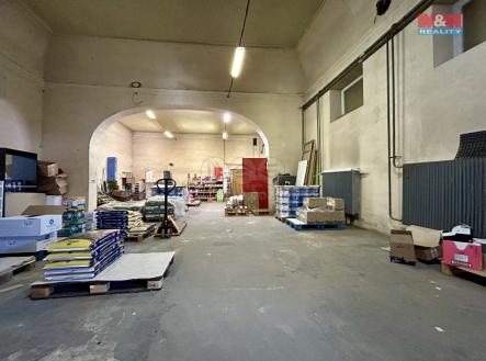 Pronájem - skladovací prostor, 350 m²