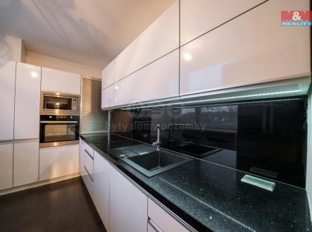 Pronájem bytu, 3+kk, 74 m²