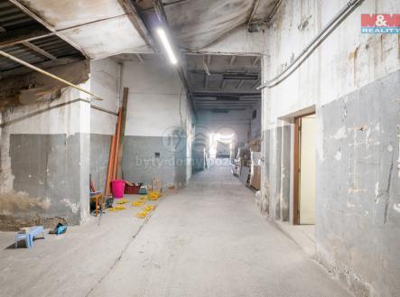 Prodej skladovací prostor, 3 160 m²