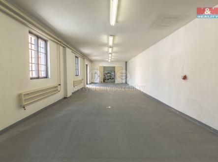 Prodej výrobní prostor, 1 350 m²