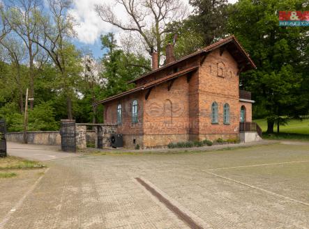 Pronájem - restaurace, 155 m²