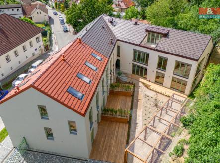 Prodej bytu, jiný, 77 m²