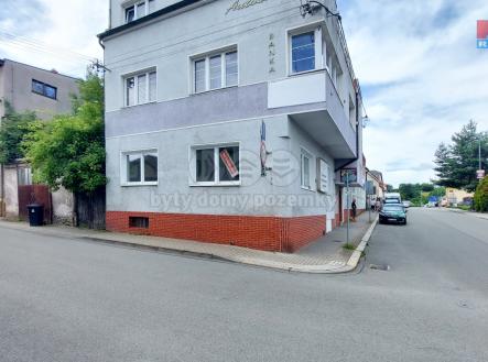 Pronájem - obchodní prostor, 70 m²