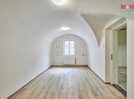 Pronájem - obchodní prostor, 180 m²