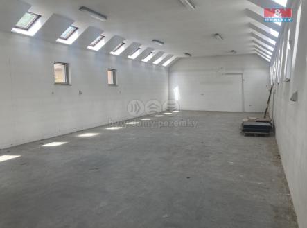 Pronájem - skladovací prostor, 156 m²