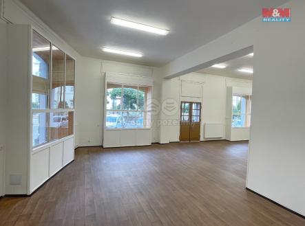 Pronájem - obchodní prostor, 127 m²