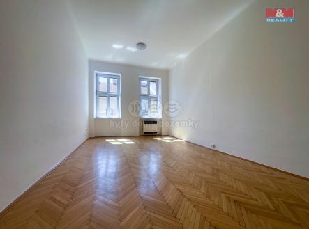 Pronájem - obchodní prostor, 32 m²