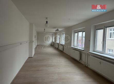 Pronájem - obchodní prostor, 70 m²