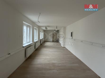 Pronájem - obchodní prostor, 70 m²