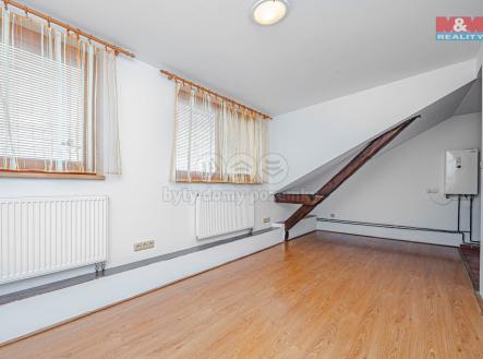 Pronájem bytu, 1+kk, 38 m²