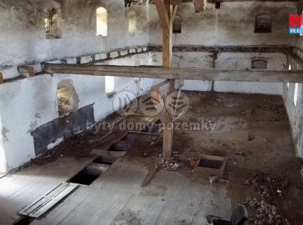 Pronájem skladovací prostor, 295 m²