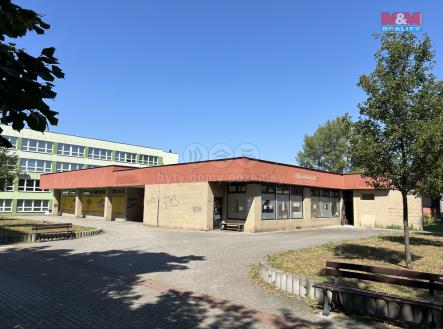 Prodej - obchodní prostor, 967 m²