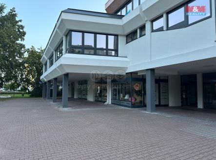 Pronájem - obchodní prostor, 650 m²