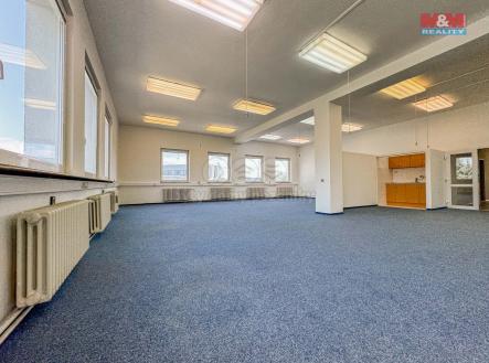 Pronájem kanceláře, 311 m²