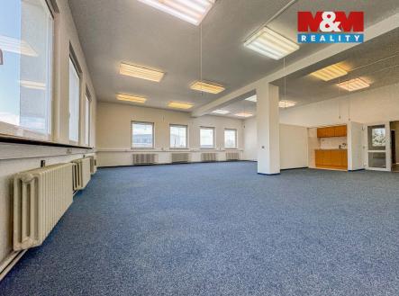 Pronájem kanceláře, 311 m²