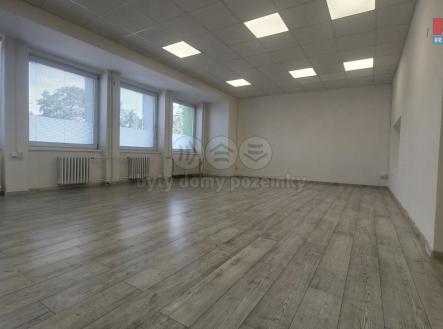 Pronájem - obchodní prostor, 55 m²